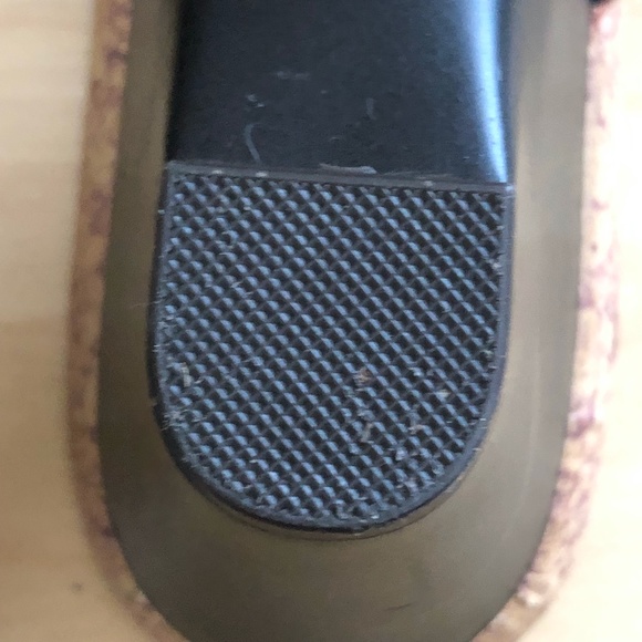 Kenneth Cole Reaction Wedge Sandals - Picture 14 of 16